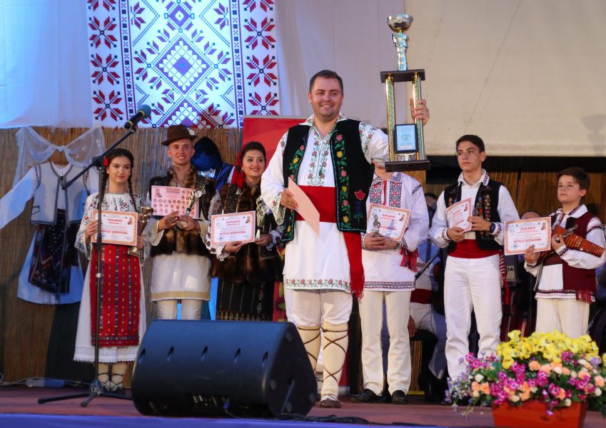 Giurgiuveanul Stelian Păun, câștigătorul Marelui Premiu și al Trofeului ediției a IX-a a  Festivalului național de interpretare a muzicii populare „Natalia Șerbănescu”